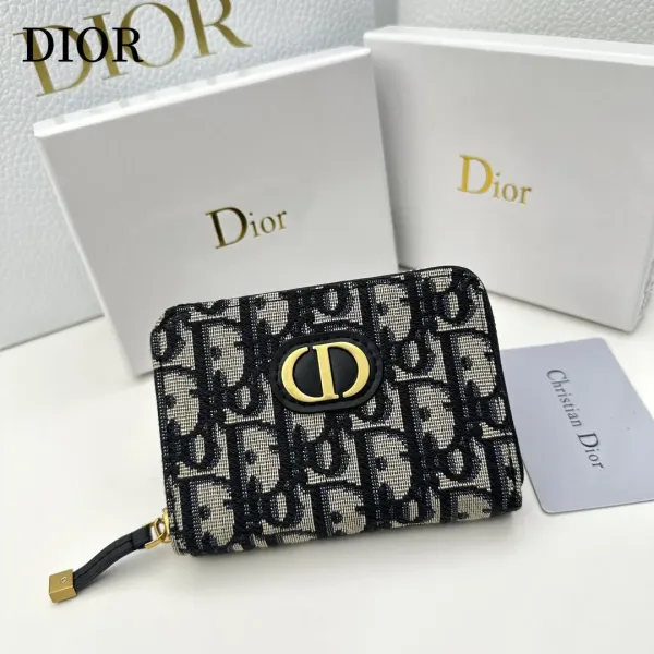 【2026】【DIOR 公式 旗艦店】ディオール 財布   当日出荷 好評に付き再入荷！12*8.5cm
