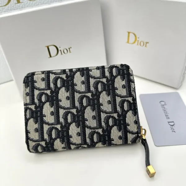【2026】【DIOR 公式 旗艦店】ディオール 財布   当日出荷 好評に付き再入荷！12*8.5cm