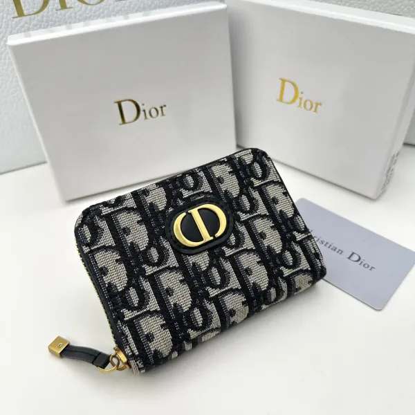 【2026】【DIOR 公式 旗艦店】ディオール 財布   当日出荷 好評に付き再入荷！12*8.5cm