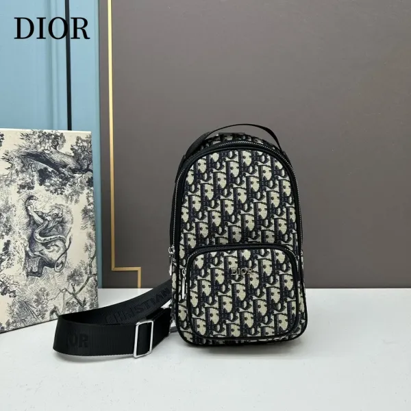 【2026】【DIOR 公式 旗艦店】ディオール リュックサック当日出荷 好評に付き再入荷！17*27*8cm