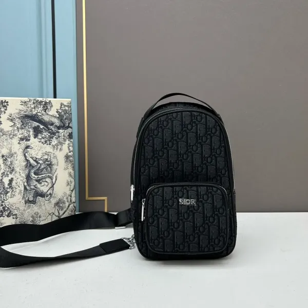 【2026】【DIOR 公式 旗艦店】ディオール リュックサック当日出荷 好評に付き再入荷！17*27*8cm