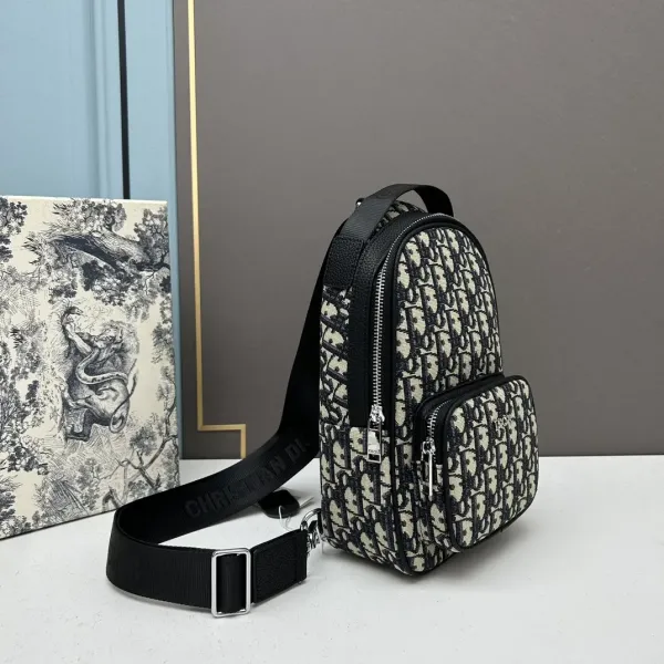 【2026】【DIOR 公式 旗艦店】ディオール リュックサック当日出荷 好評に付き再入荷！17*27*8cm