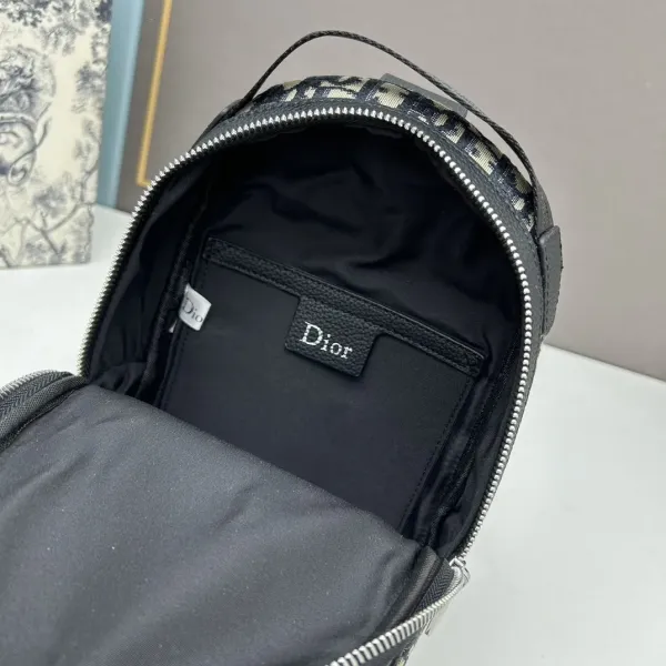 【2026】【DIOR 公式 旗艦店】ディオール リュックサック当日出荷 好評に付き再入荷！17*27*8cm