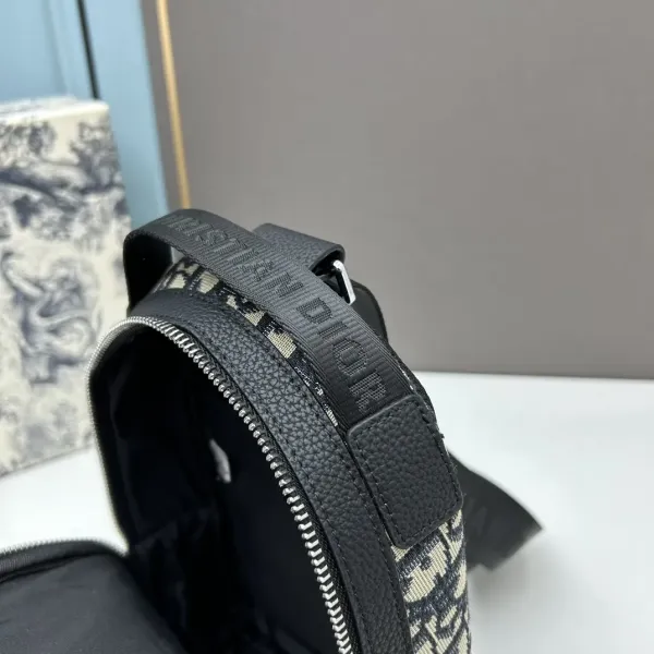 【2026】【DIOR 公式 旗艦店】ディオール リュックサック当日出荷 好評に付き再入荷！17*27*8cm
