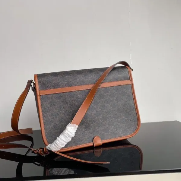 【2026】【CELINE 公式 旗艦店】セリーヌ  ショルダーバッグ   出荷 好評に付き再入荷！31*24*9CM