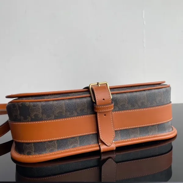 【2026】【CELINE 公式 旗艦店】セリーヌ  ショルダーバッグ   出荷 好評に付き再入荷！31*24*9CM