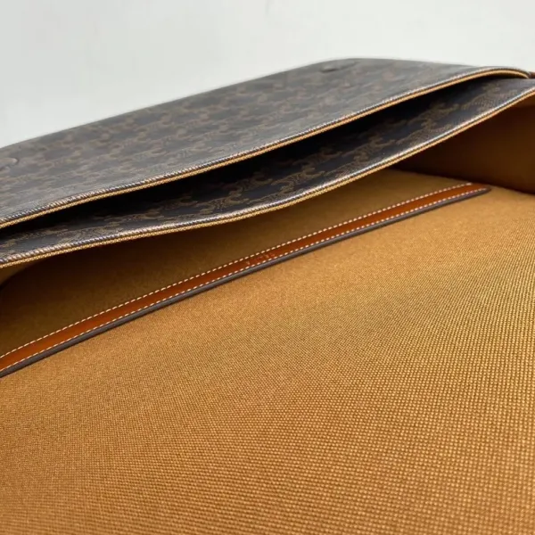 【2026】【CELINE 公式 旗艦店】セリーヌ  ショルダーバッグ   出荷 好評に付き再入荷！31*24*9CM