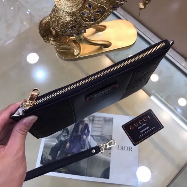 【2026】【GUCCI 公式 旗艦店】クッチ  クラッチバッグ 当日出荷 好評に付き再入荷！29*19CM