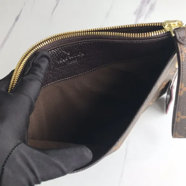 【2026】【LOUIS VUITTON公式 旗艦店】ルイヴィトン  クラッチバッグ   当日出荷 好評に付き再入荷！24*17cm