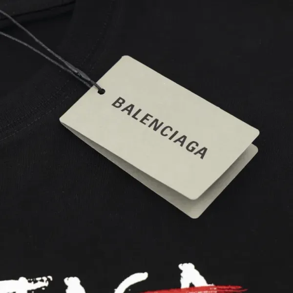 【2026】【BALENCIAGA  公式旗艦店】 バレンシアガ    Tシャツご好評に付き再入荷！
