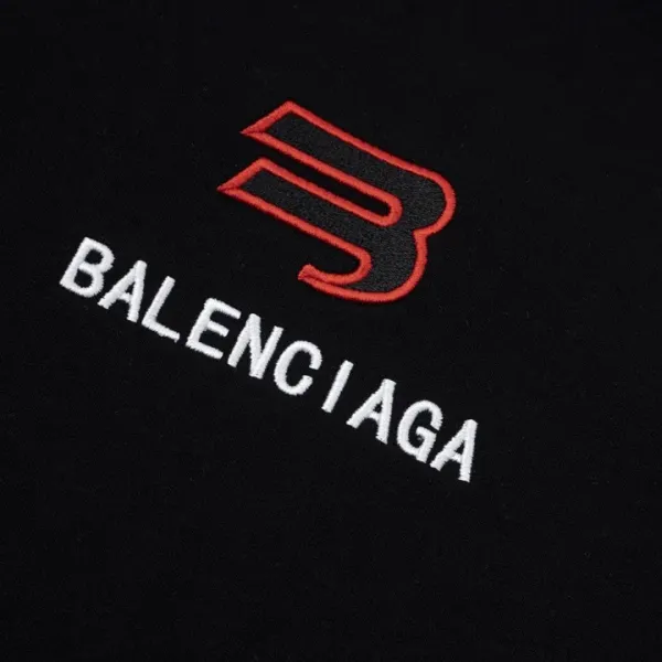 【2026】【BALENCIAGA  公式旗艦店】 バレンシアガ    Tシャツご好評に付き再入荷！