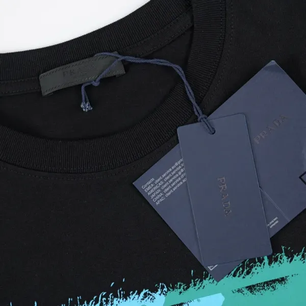 【2026】【PRADA  公式旗艦店】プラダ   Tシャツご好評に付き再入荷！