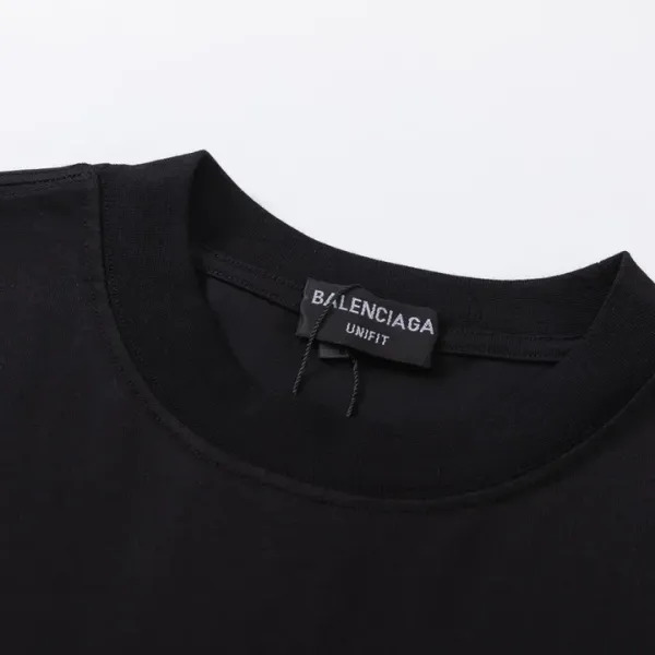 【2026】【 BALENCIAGA  公式旗艦店】バレンシアガ   Tシャツご好評に付き再入荷！