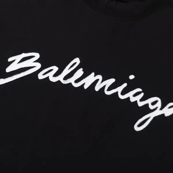 【2026】【 BALENCIAGA  公式旗艦店】バレンシアガ   Tシャツご好評に付き再入荷！