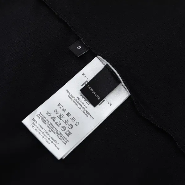 【2026】【FENDI  公式旗艦店】フェンディ   Tシャツご好評に付き再入荷！
