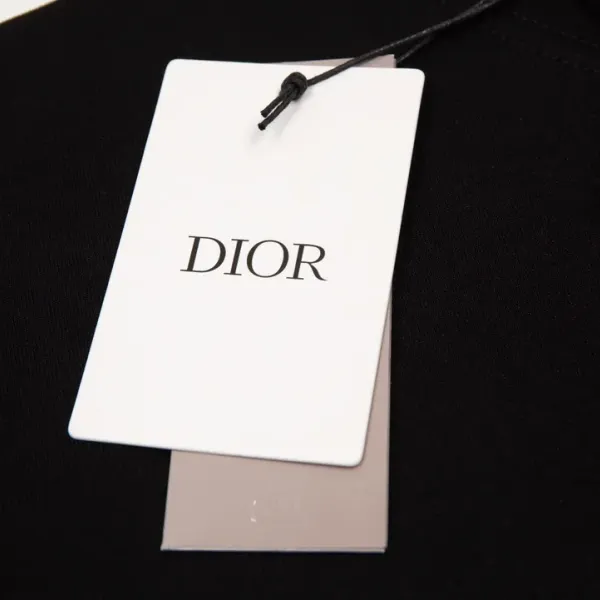 【2026】【DIOR 公式旗艦店】 ディオール    Tシャツご好評に付き再入荷！