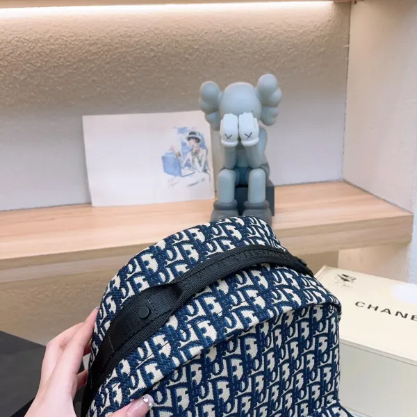 【2026】【DIOR  公式 旗艦店】ディオール  リュックサック   当日出荷 好評に付き再入荷！32*13*41CM