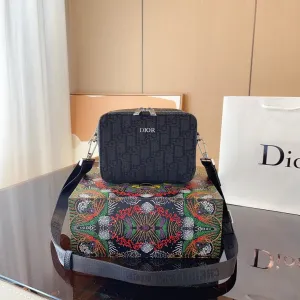 【2026】【DIOR  公式 旗艦店】ディオール   ショルダーバッグ 当日出荷 好評に付き再入荷！32*13*41CM