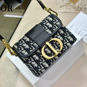 【2026】【DIOR  公式 旗艦店】ディオール   ショルダーバッグ 当日出荷 好評に付き再入荷！19*14.5CM
