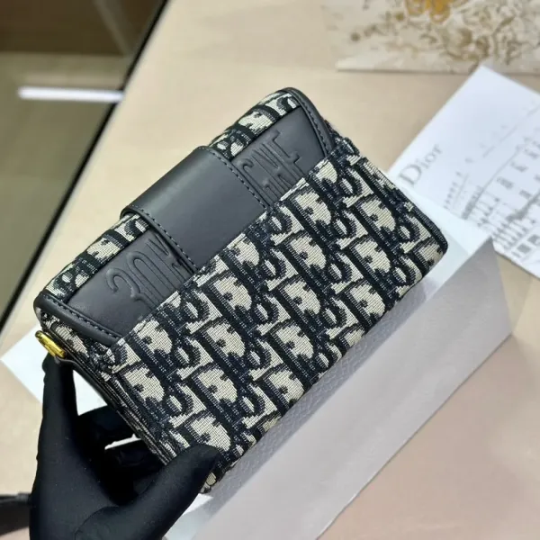 【2026】【DIOR  公式 旗艦店】ディオール   ショルダーバッグ 当日出荷 好評に付き再入荷！19*14.5CM