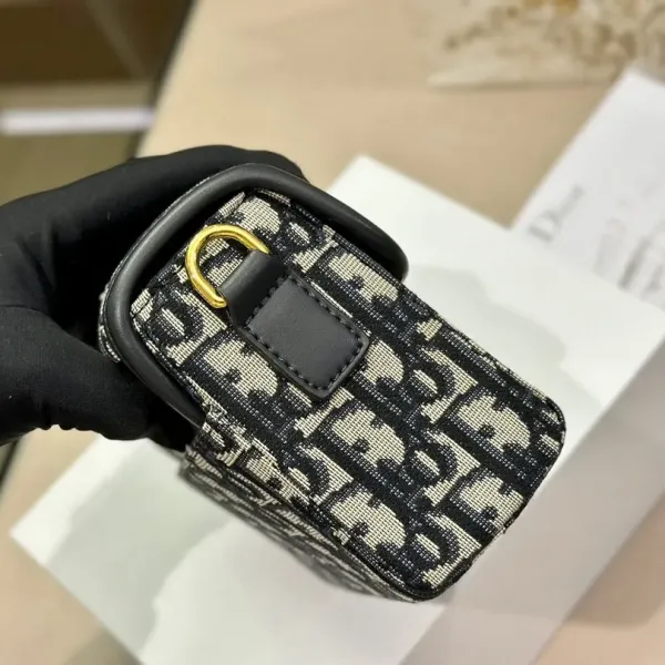 【2026】【DIOR  公式 旗艦店】ディオール   ショルダーバッグ 当日出荷 好評に付き再入荷！19*14.5CM