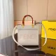 【2026】【FENDI 公式 旗艦店】 フェンディ    ショルダーバッグ 当日出荷 好評に付き再入荷！23*11*22CM