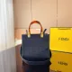 【2026】【FENDI 公式 旗艦店】 フェンディ    ショルダーバッグ 当日出荷 好評に付き再入荷！23*11*22CM
