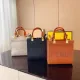 【2026】【FENDI 公式 旗艦店】 フェンディ    ショルダーバッグ 当日出荷 好評に付き再入荷！23*11*22CM