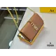 【2026】【FENDI 公式 旗艦店】 フェンディ  ショルダーバッグ  当日出荷 好評に付き再入荷！21*13CM