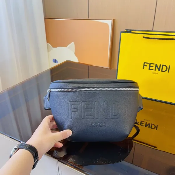 【2026】【FENDI 公式 旗艦店】 フェンディ  ウエストポーチ  当日出荷 好評に付き再入荷！29*8*16CM