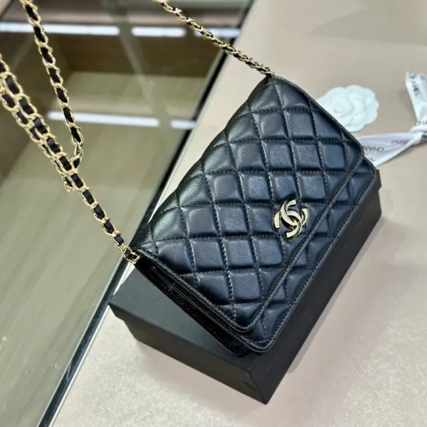 【2026】【CHANEL  公式 旗艦店】シャネル   ショルダーバッグ  当日出荷 好評に付き再入荷！19*12CM