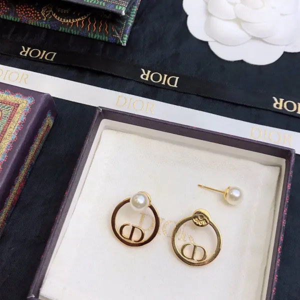 【2026】【DIOR】 ディオール  ファッションスタイルのイヤリング