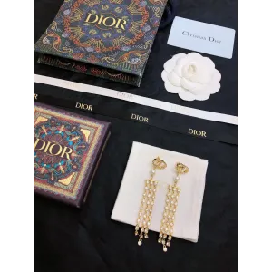 【2026】【DIOR】 ディオール  ファッションスタイルのイヤリング