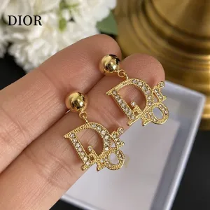 【2026】【DIOR】 ディオール  ファッションスタイルのイヤリング