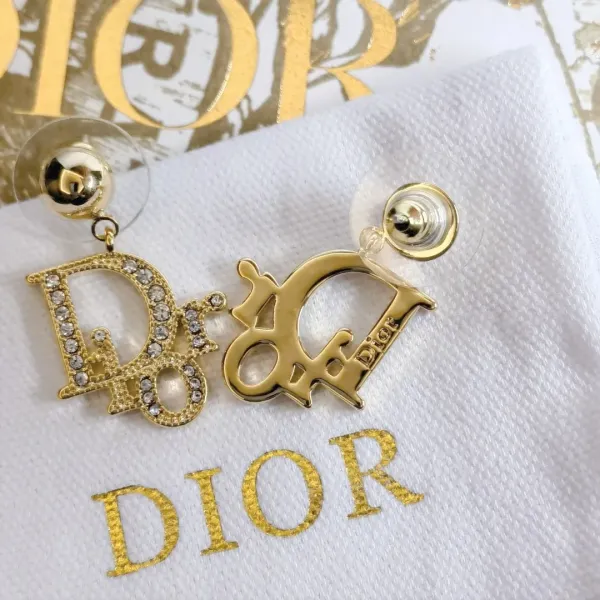 【2026】【DIOR】 ディオール ファッションスタイルのイヤリング 【2026】【DIOR】 ディオール ファッションスタイルのイヤリング