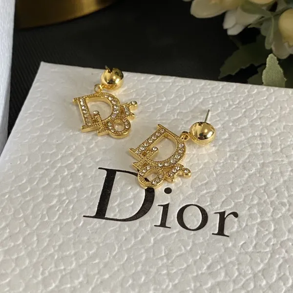 【2026】【DIOR】 ディオール ファッションスタイルのイヤリング 【2026】【DIOR】 ディオール ファッションスタイルのイヤリング