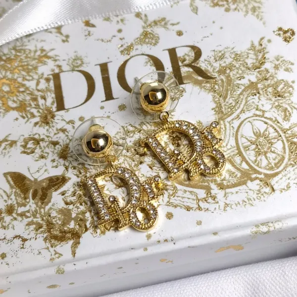 【2026】【DIOR】 ディオール ファッションスタイルのイヤリング 【2026】【DIOR】 ディオール ファッションスタイルのイヤリング