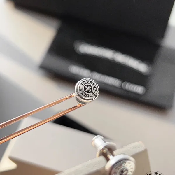 【2026】 【CHROME HEARTS】 クロムハーツ  ファッションスタイルのイヤリング