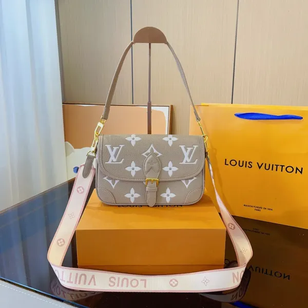 【2026】【 LOUIS VUITTON公式 旗艦店】ルイヴィトン  ショルダーバッグ    当日出荷 好評に付き再入荷！25*9*16CM