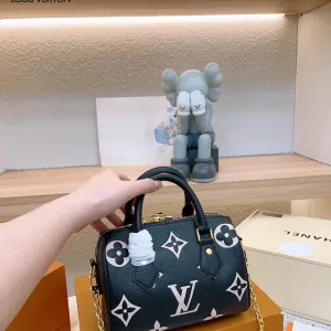【2026】【 LOUIS VUITTON公式 旗艦店】ルイヴィトン   ショルダーバッグ   当日出荷 好評に付き再入荷！20*14CM