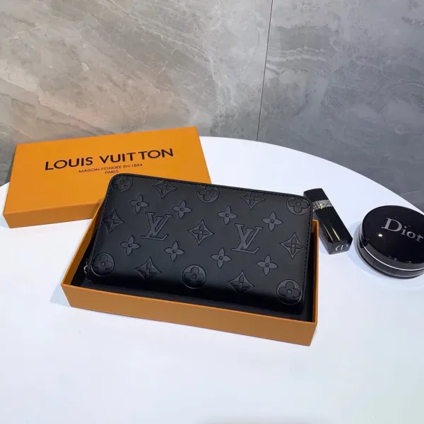 【2026】【 LOUIS VUITTON公式 旗艦店】ルイヴィトン   クラッチバッグ   当日出荷 好評に付き再入荷！21*11CM