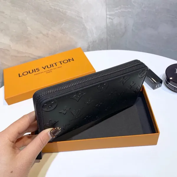 【2026】【 LOUIS VUITTON公式 旗艦店】ルイヴィトン   クラッチバッグ   当日出荷 好評に付き再入荷！21*11CM