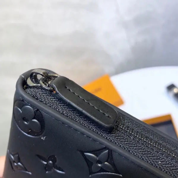 【2026】【 LOUIS VUITTON公式 旗艦店】ルイヴィトン   クラッチバッグ   当日出荷 好評に付き再入荷！21*11CM