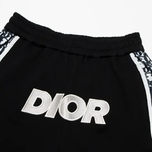 【2026】【DIOR  公式旗艦店】 ディオール   ショートパンツ  ご好評に付き再入荷！