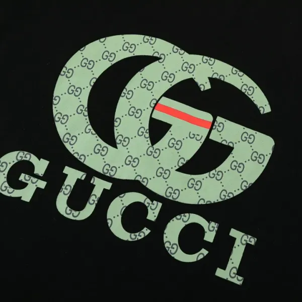 【2026】【GUCCI 公式旗艦店】 クッチ   Tシャツご好評に付き再入荷！