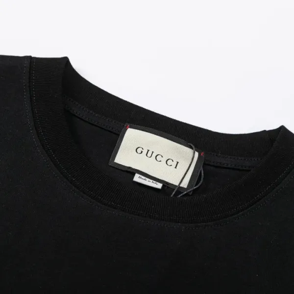 【2026】【GUCCI 公式旗艦店】 クッチ   Tシャツご好評に付き再入荷！