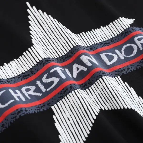 【2026】【DIOR 公式旗艦店】ディオール   Tシャツご好評に付き再入荷！