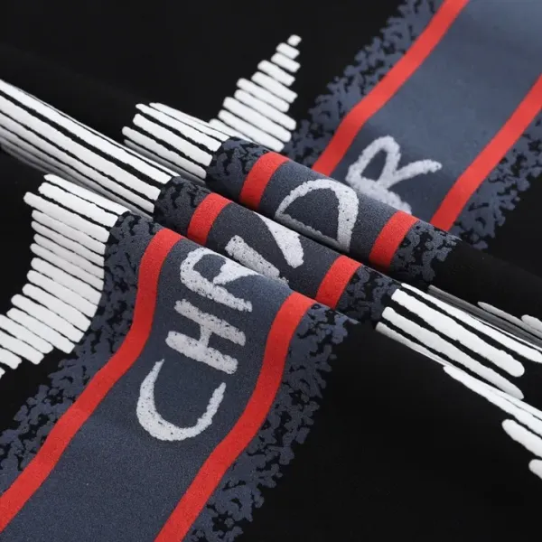 【2026】【DIOR 公式旗艦店】ディオール   Tシャツご好評に付き再入荷！