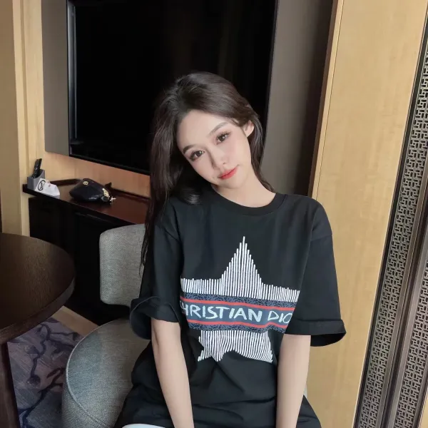 【2026】【DIOR 公式旗艦店】ディオール   Tシャツご好評に付き再入荷！