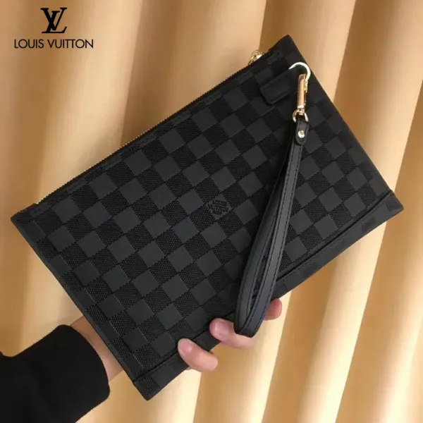 【2026】【LOUIS VUITTON 公式旗艦店】ルイヴィトン  クラッチバッグ  当日出荷 好評に付き再入荷！28*18*1CM